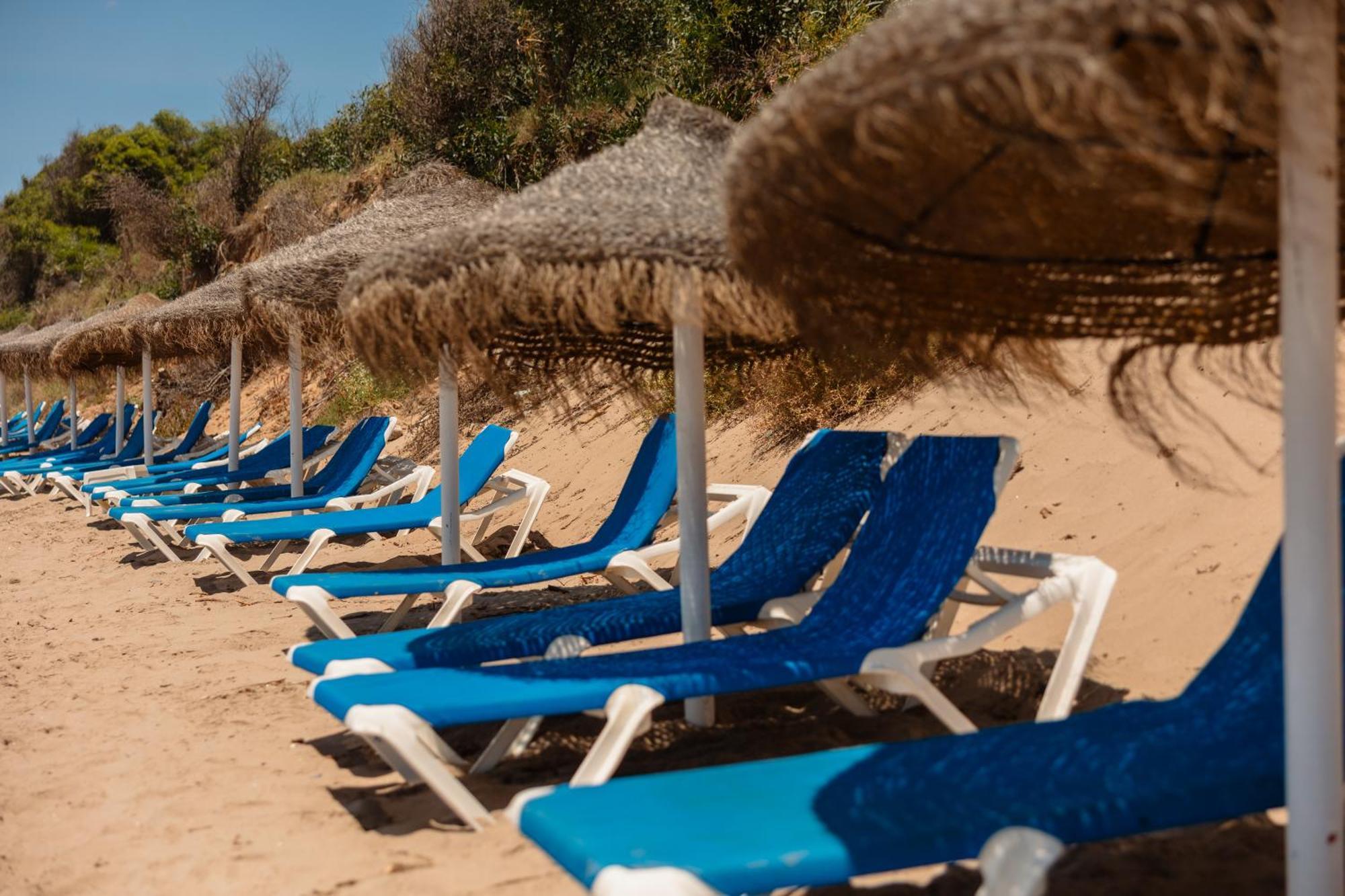 Apartment 2 Storey Townhouse With Large Terrace Garden, Bbq And Close To The Beach, In Elviria, Marbella