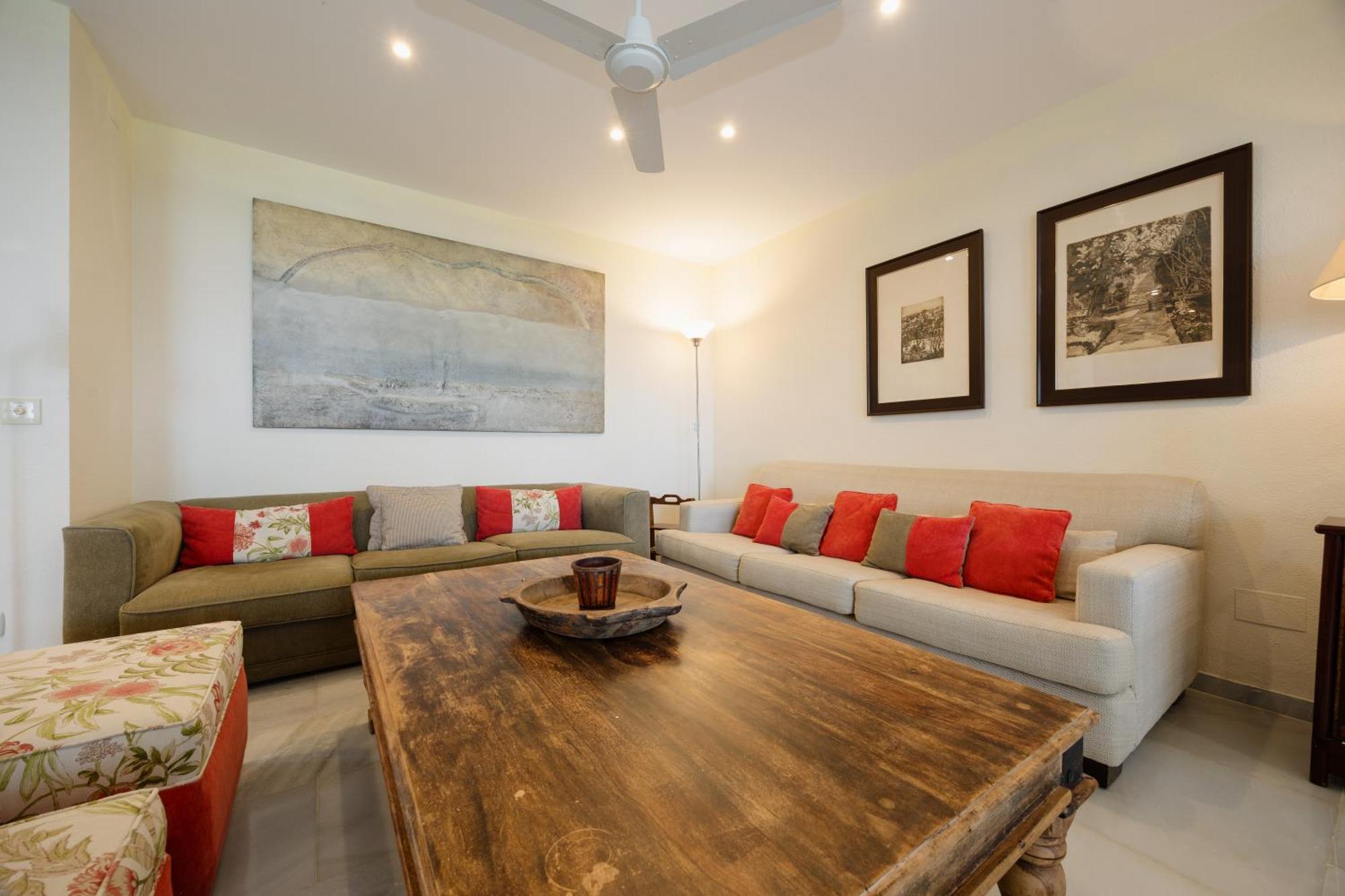 Apartment 2 Storey Townhouse With Large Terrace Garden, Bbq And Close To The Beach, In Elviria, Marbella