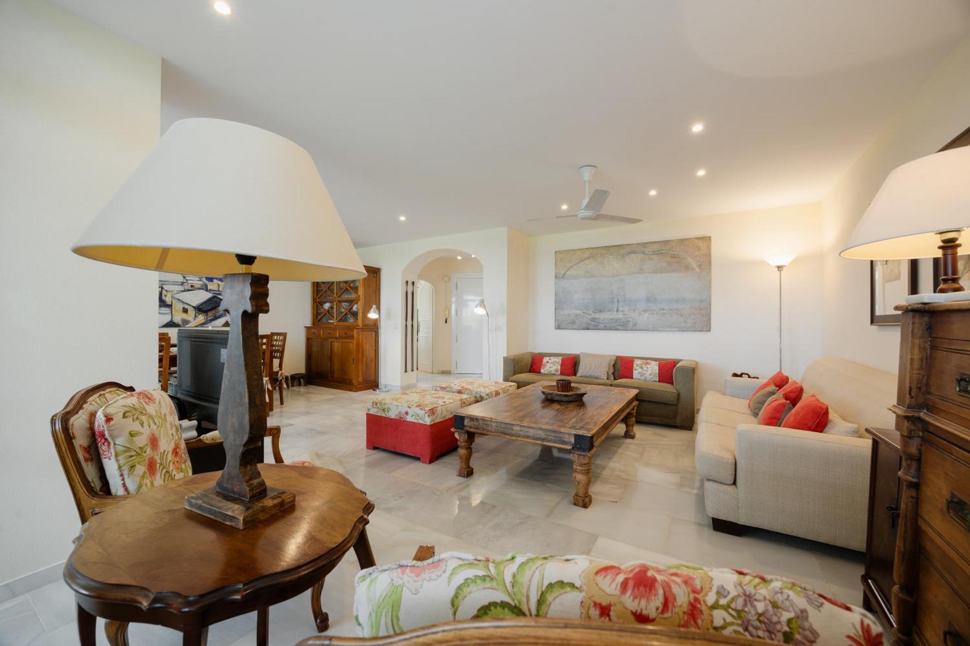 2 Storey Townhouse With Large Terrace Garden, Bbq And Close To The Beach, In Elviria, Apartment *