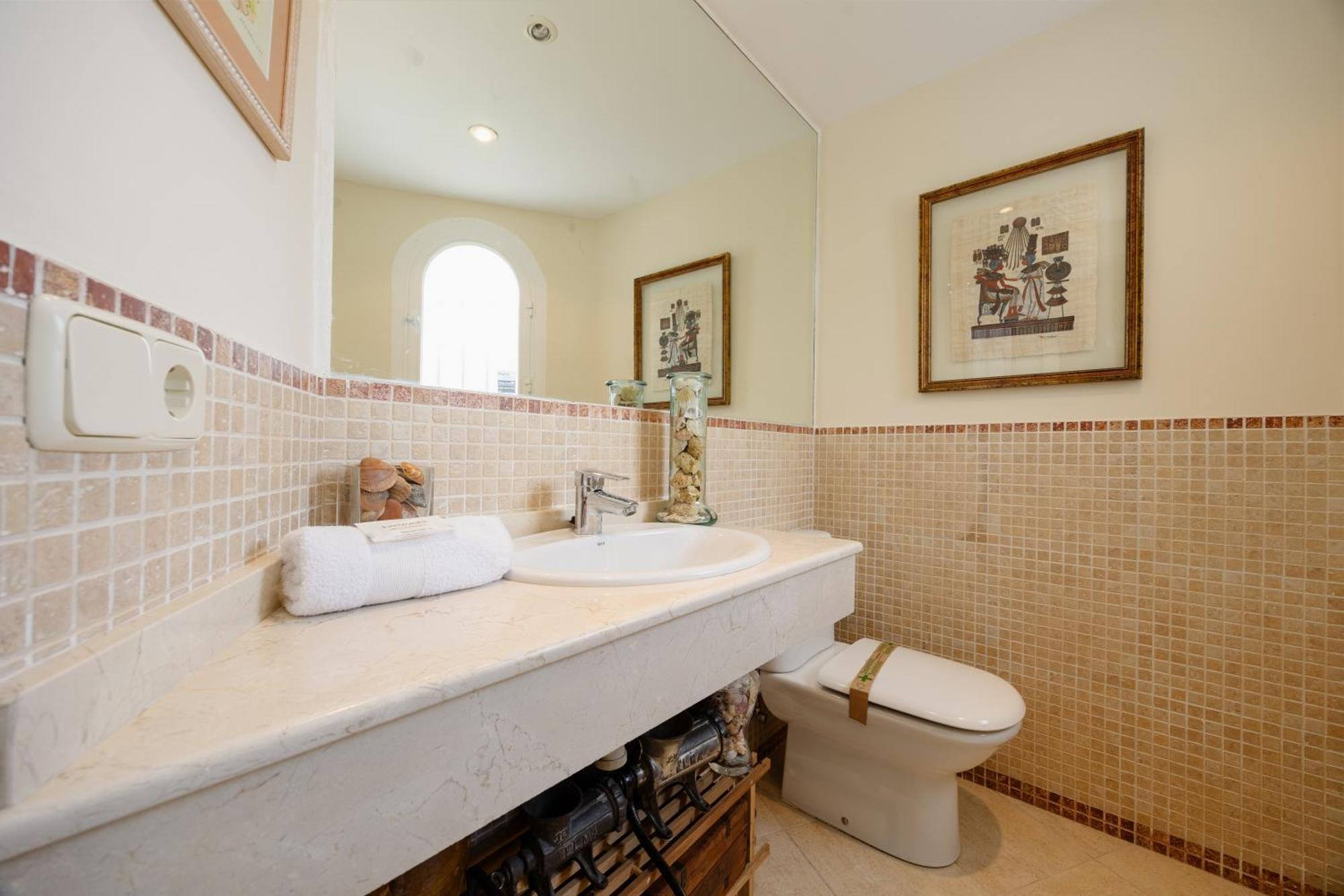 2 Storey Townhouse With Large Terrace Garden, Bbq And Close To The Beach, In Elviria, *