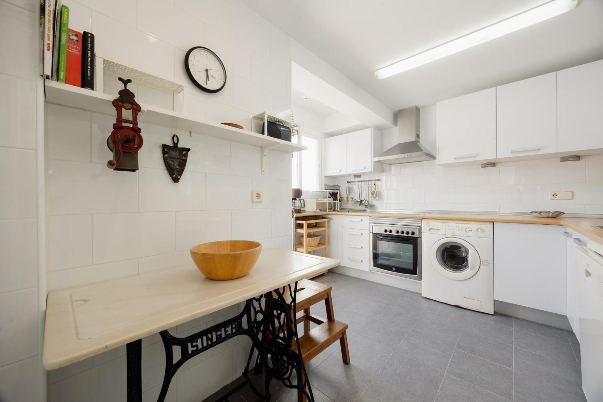 Apartment 2 Storey Townhouse With Large Terrace Garden, Bbq And Close To The Beach, In Elviria, *